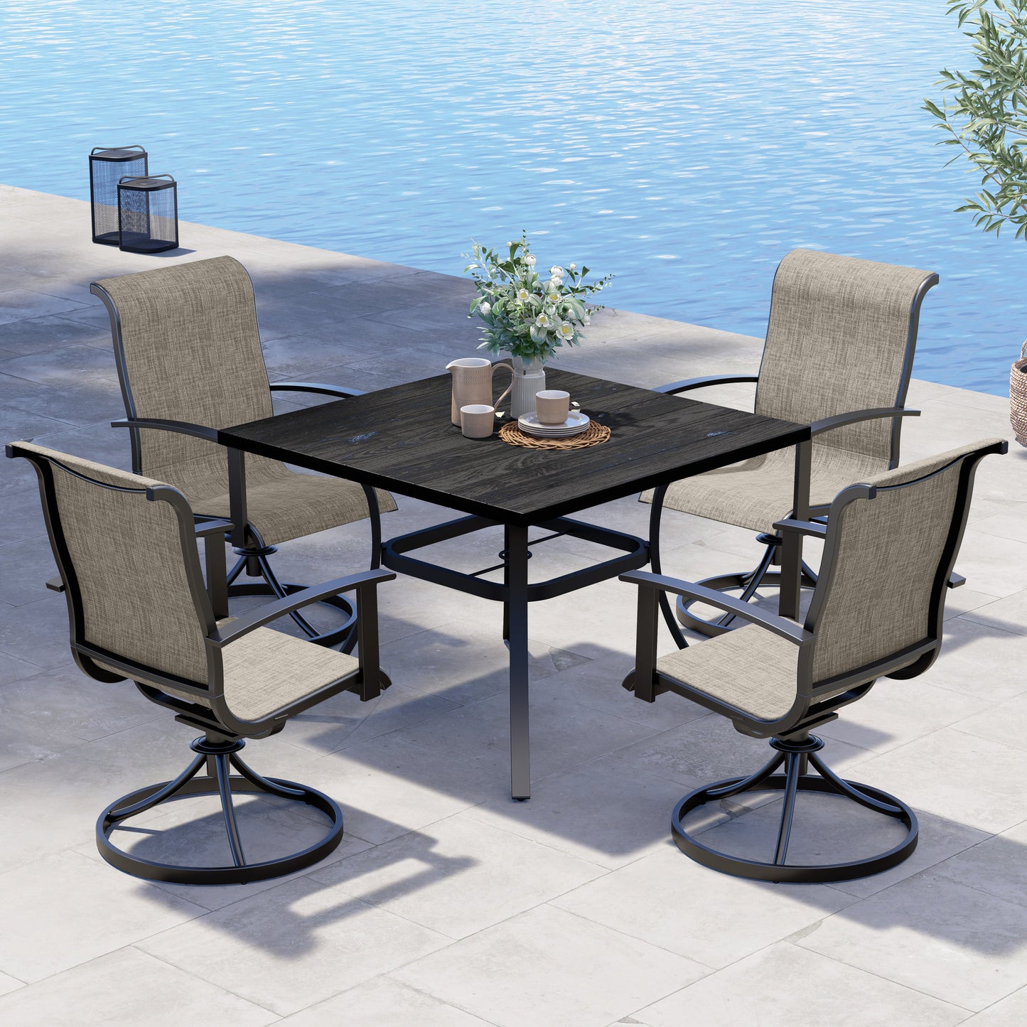 Outdoor Dining Set - Black & Grey Plaid