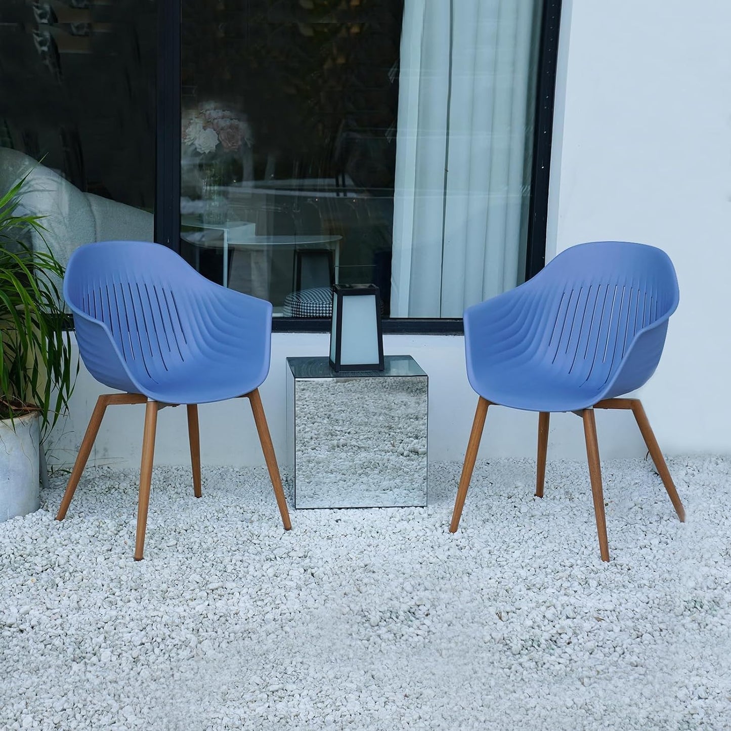 Outdoor Dining Set, Recycled Plastic Dining Chairs, Whale Modeling Design