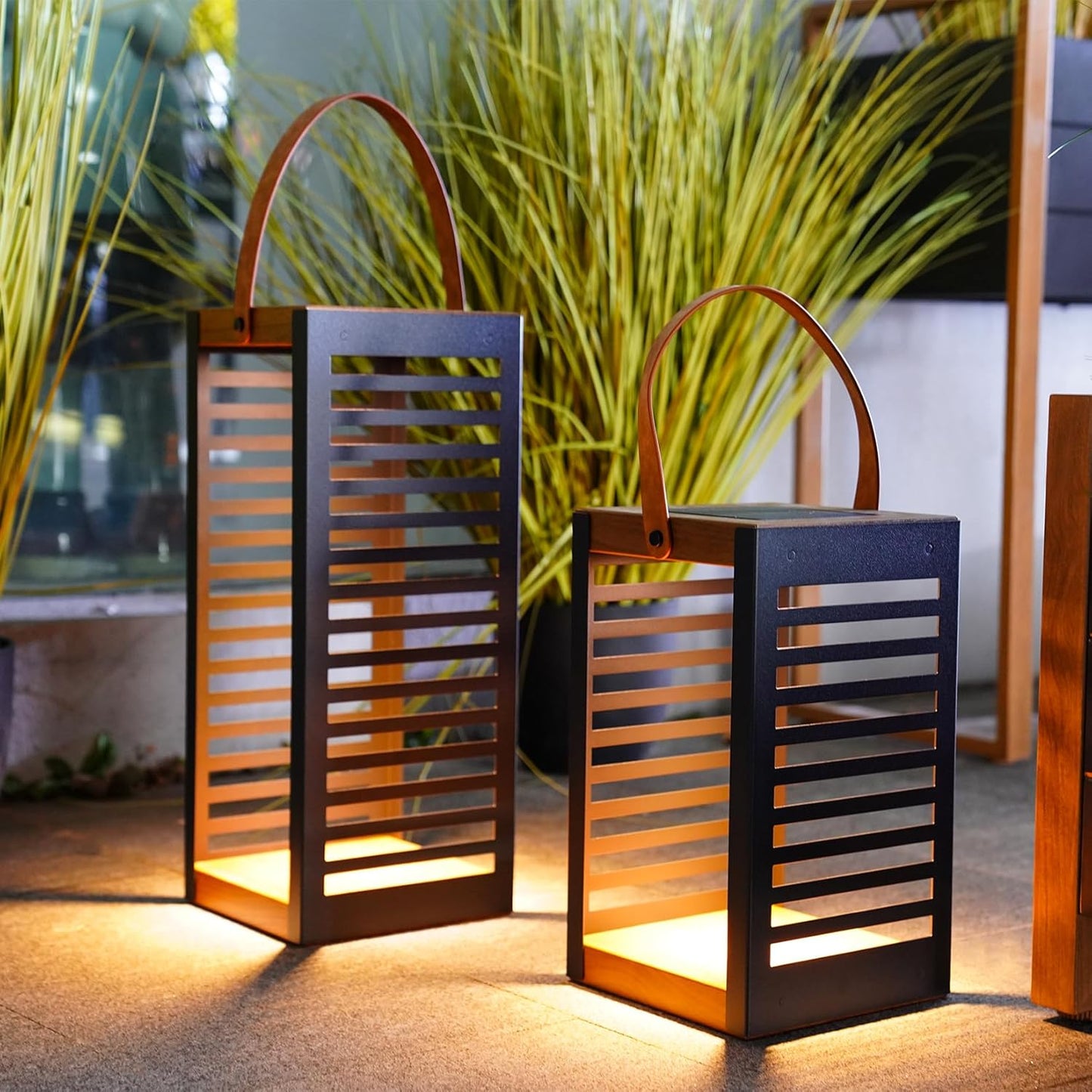 '' Solar Powered Outdoor Floor Lamp