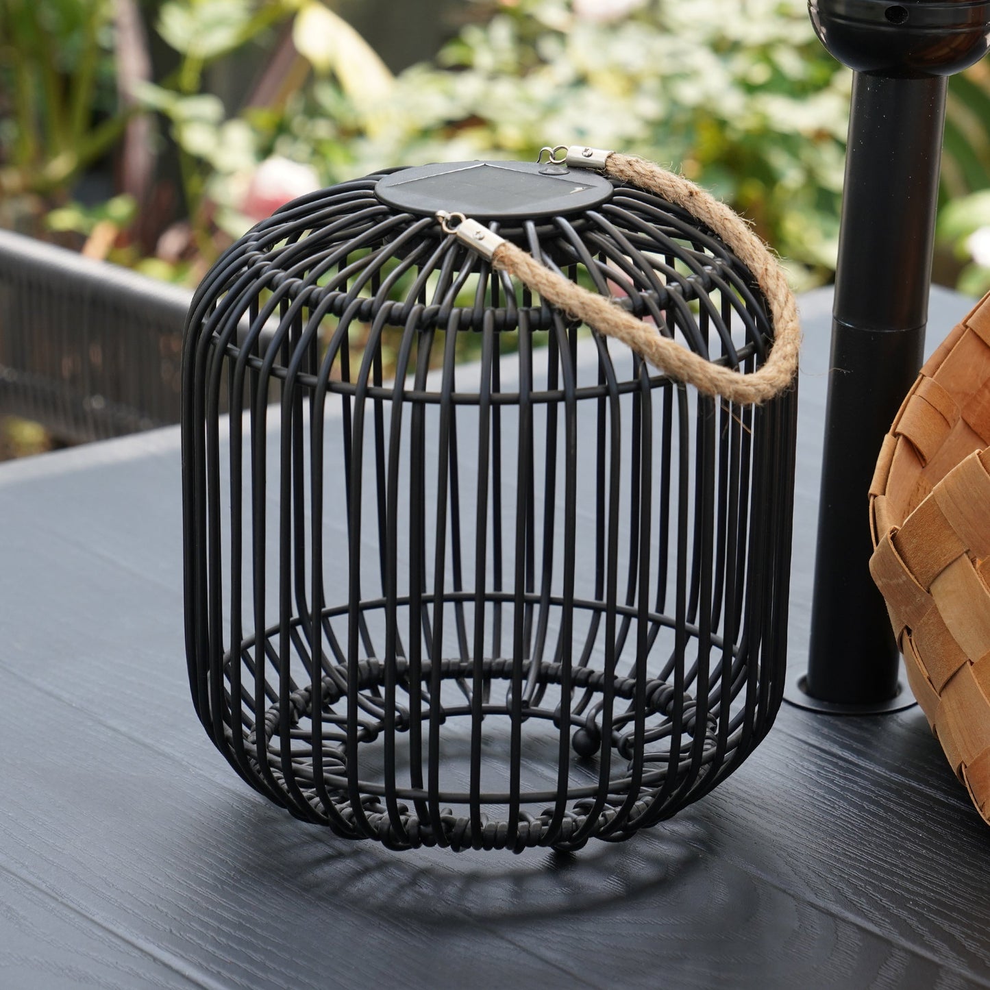 Outdoor Solar Lanterns Waterproof Wicker Rechargeable Hanging Lights